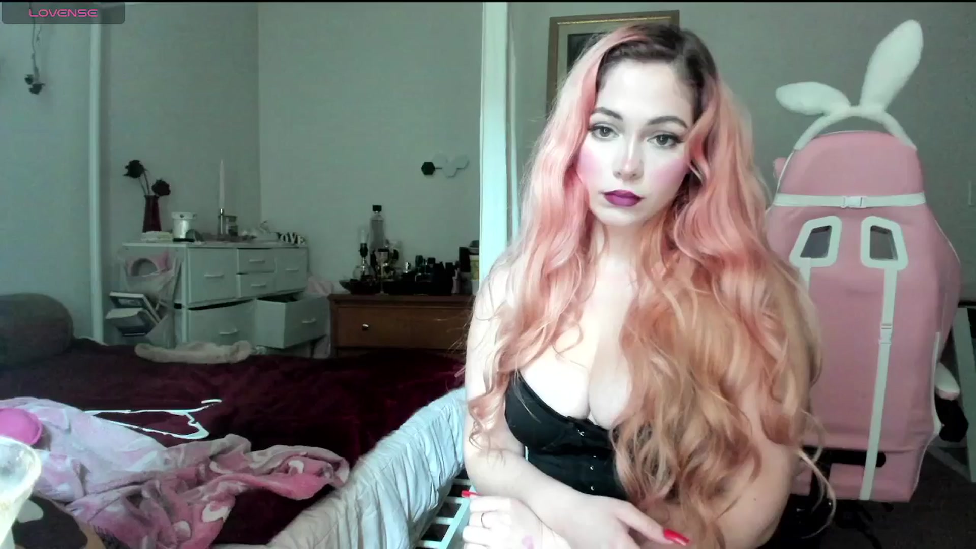 Gallery image thumbnail from lolypopbubble's myfreecams stream on, 09/24/2024, 18:44 image 14 of 20