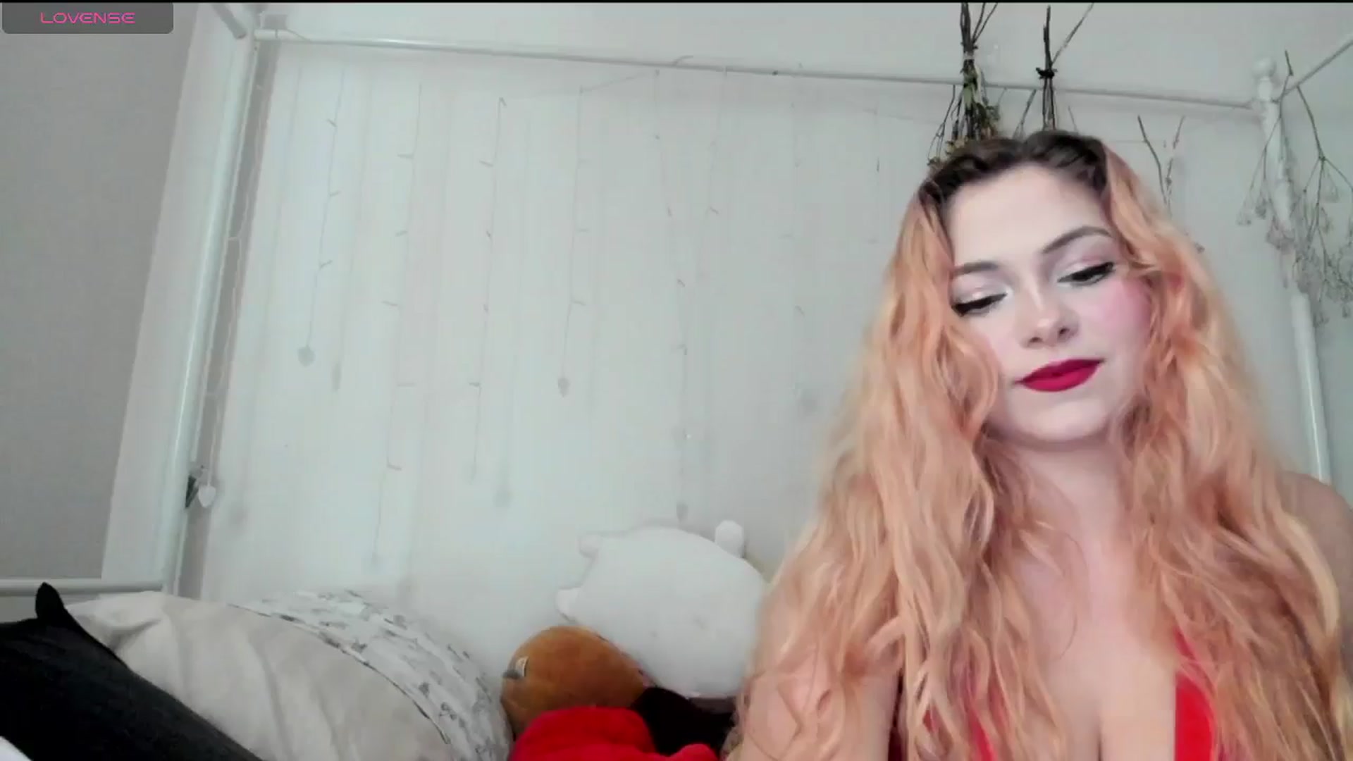 Gallery image thumbnail from lolypopbubble's myfreecams stream on, 10/16/2024, 20:13 image 8 of 20