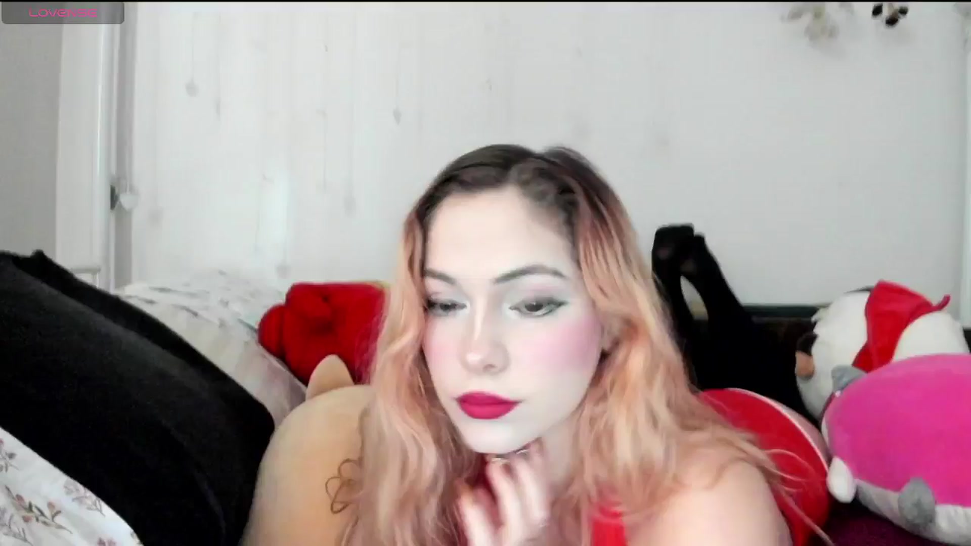 Gallery image thumbnail from lolypopbubble's myfreecams stream on, 10/16/2024, 20:13 image 1 of 20