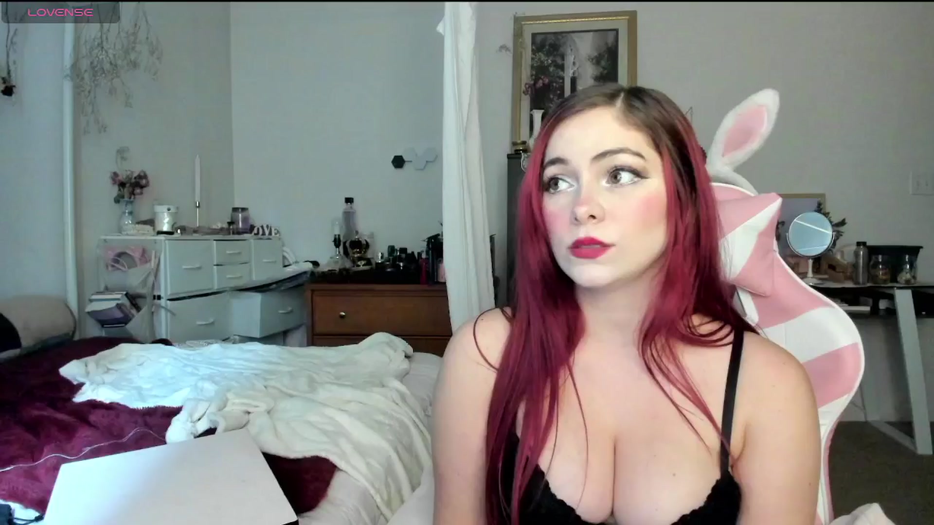 Gallery image thumbnail from lolypopbubble's myfreecams stream on, 10/29/2024, 21:06 image 7 of 20