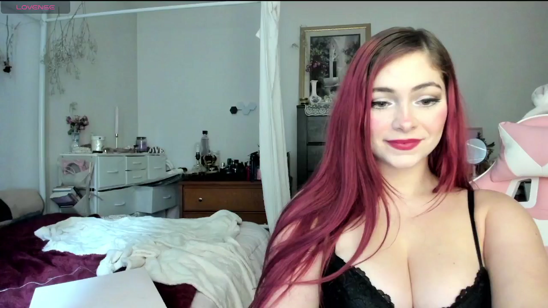 Gallery image thumbnail from lolypopbubble's myfreecams stream on, 10/29/2024, 21:06 image 13 of 20