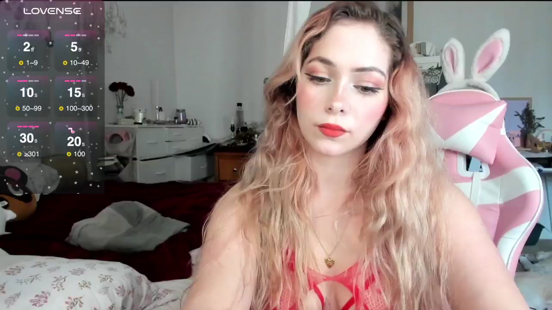 Gallery image thumbnail from lolypopbubble's myfreecams stream on, 11/18/2024, 19:54 image 10 of 20
