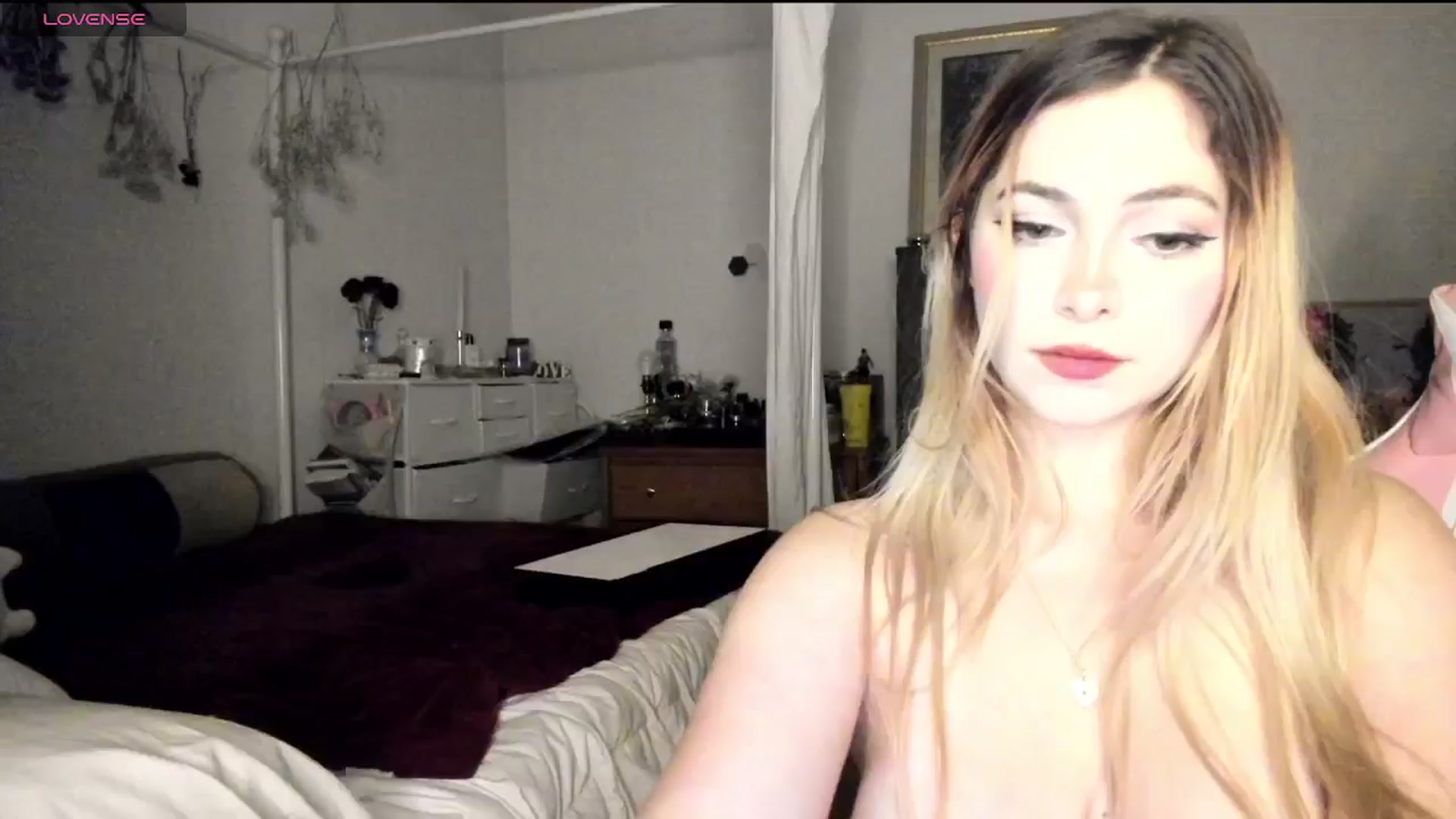 Gallery image thumbnail from lolypopbubble's myfreecams stream on, 11/26/2024, 22:27 image 9 of 20