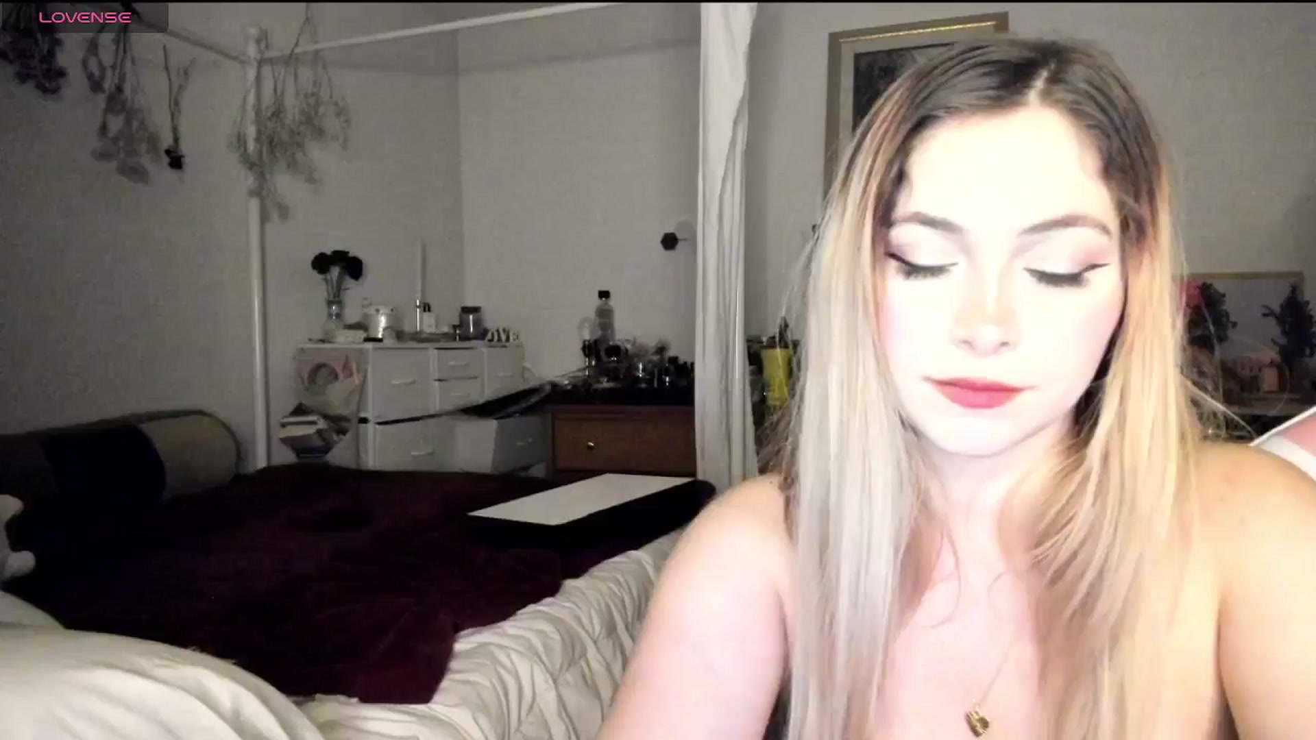 Gallery image thumbnail from lolypopbubble's myfreecams stream on, 11/26/2024, 22:27 image 20 of 20