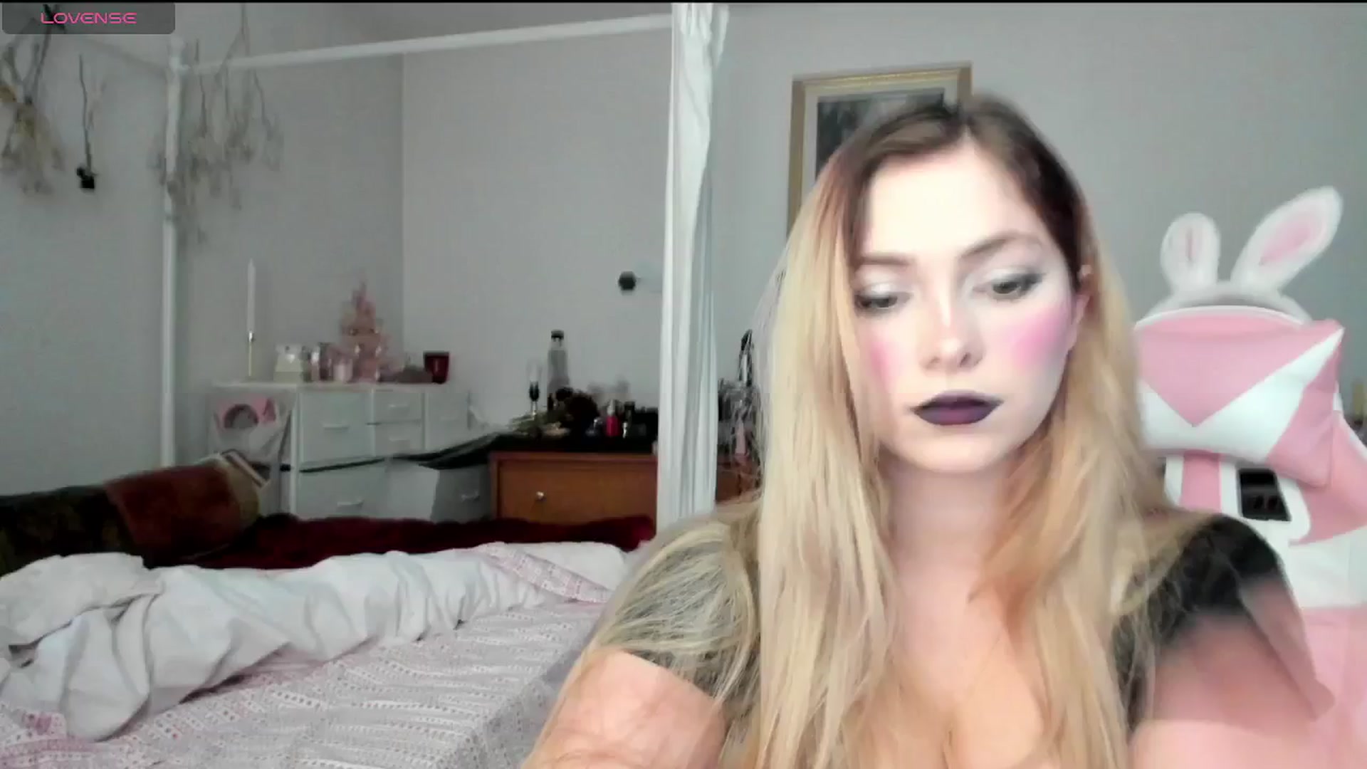 Gallery image thumbnail from lolypopbubble's myfreecams stream on, 12/03/2024, 20:04 image 15 of 20
