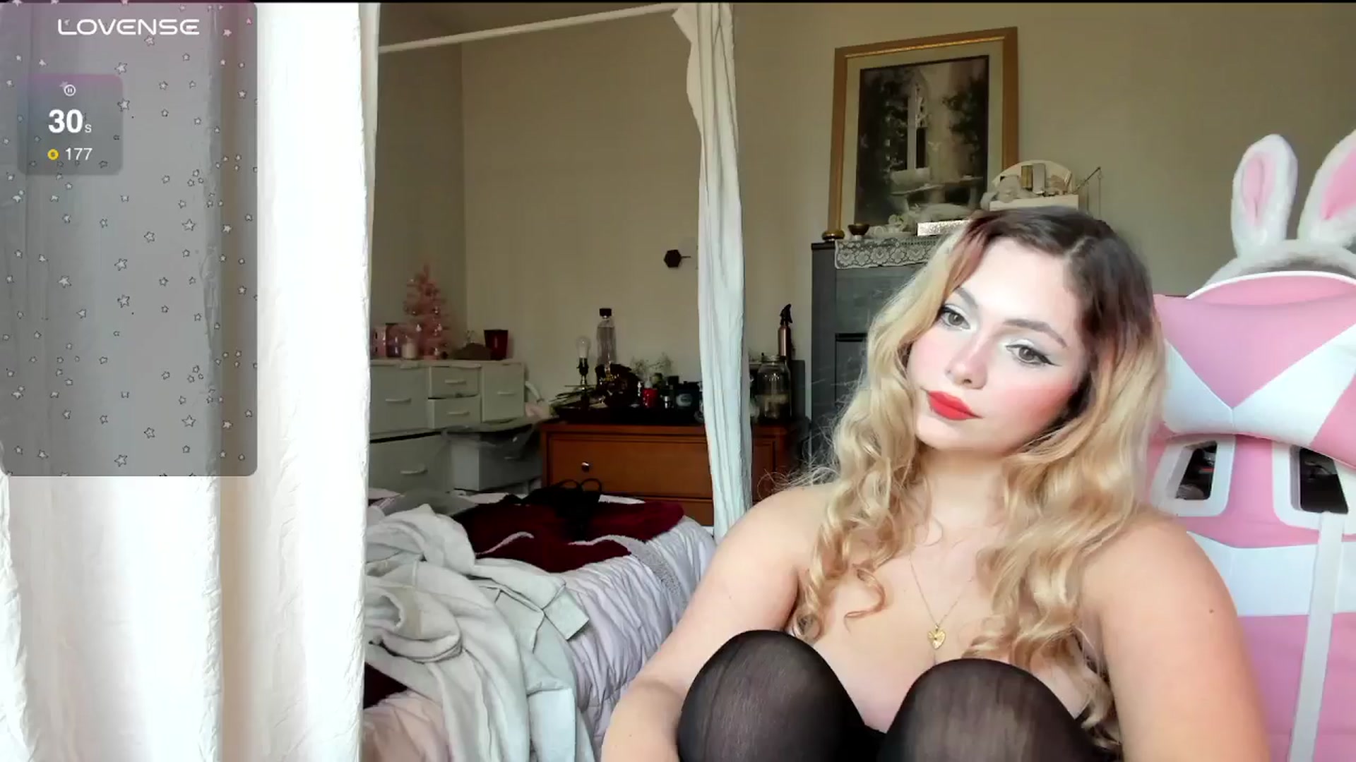 Gallery image thumbnail from lolypopbubble's myfreecams stream on, 12/09/2024, 20:51 image 13 of 20
