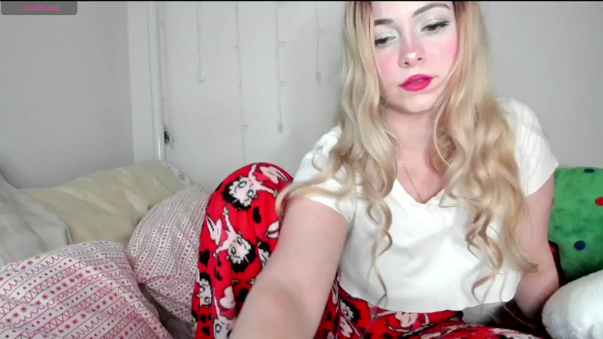 Gallery image thumbnail from lolypopbubble's myfreecams stream on, 12/11/2024, 21:12 image 11 of 20