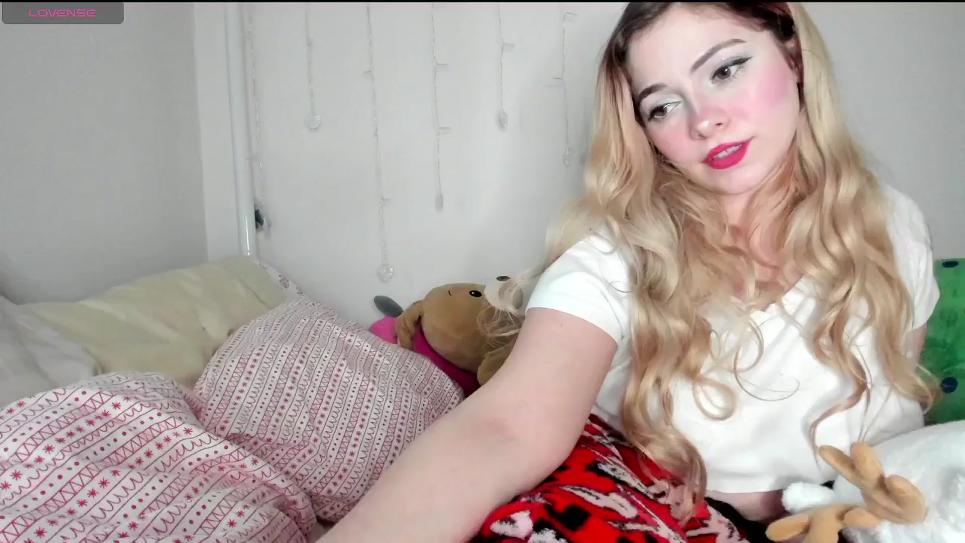 Gallery image thumbnail from lolypopbubble's myfreecams stream on, 12/11/2024, 21:12 image 12 of 20