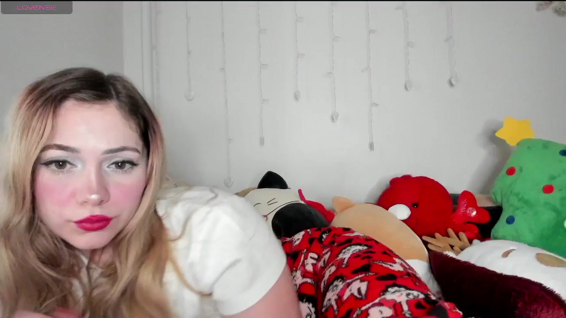 Gallery image thumbnail from lolypopbubble's myfreecams stream on, 12/11/2024, 21:12 image 4 of 20