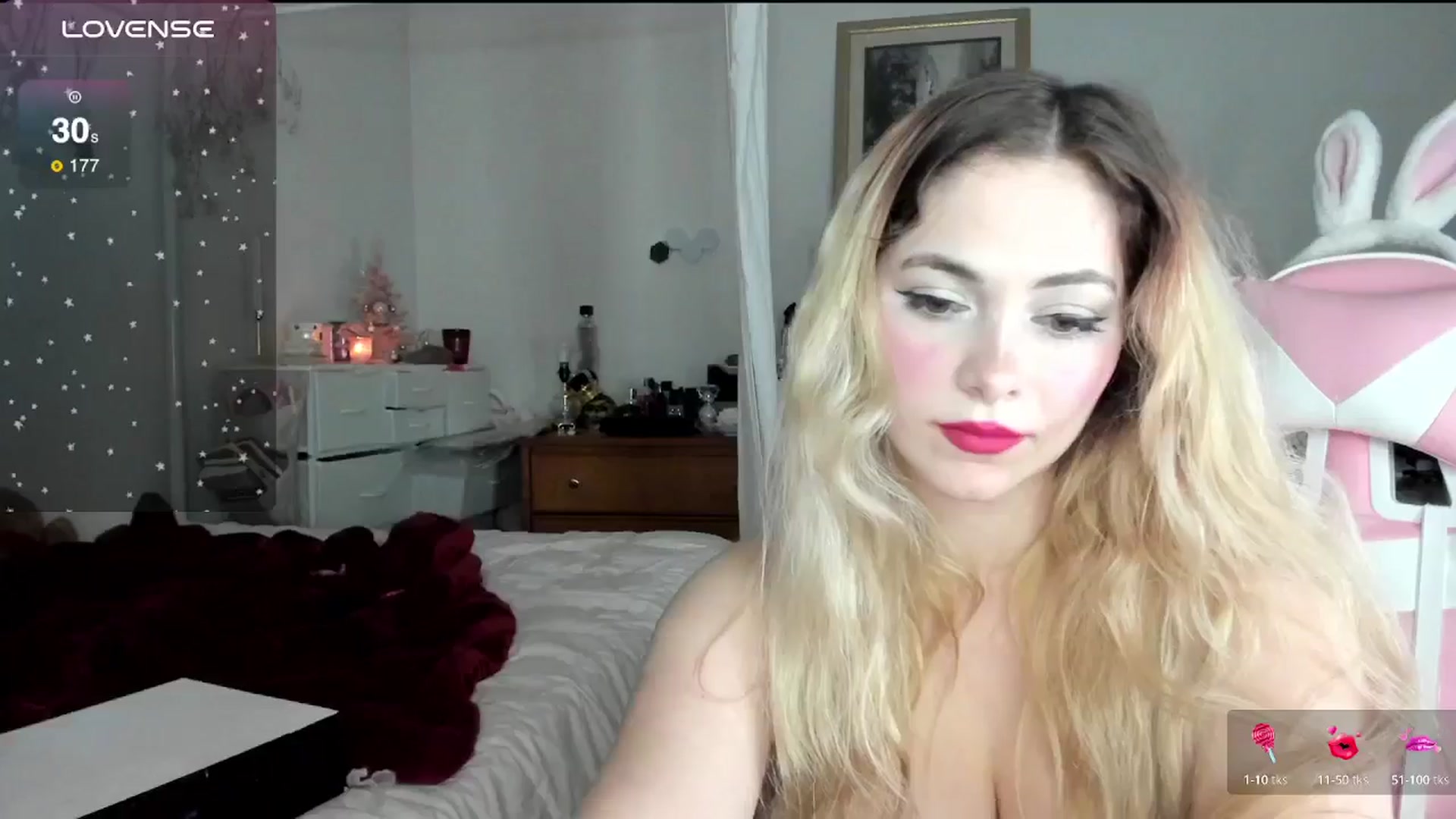 Gallery image thumbnail from lolypopbubble's myfreecams stream on, 12/13/2024, 22:04 image 17 of 20