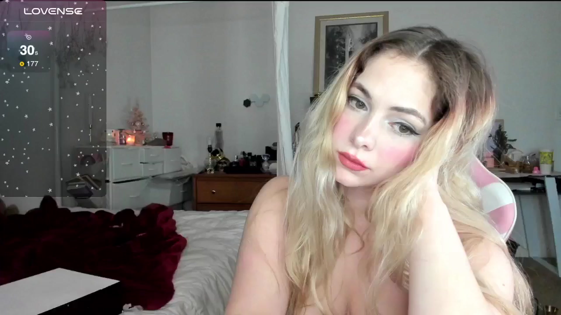 Gallery image thumbnail from lolypopbubble's myfreecams stream on, 12/13/2024, 22:04 image 7 of 20
