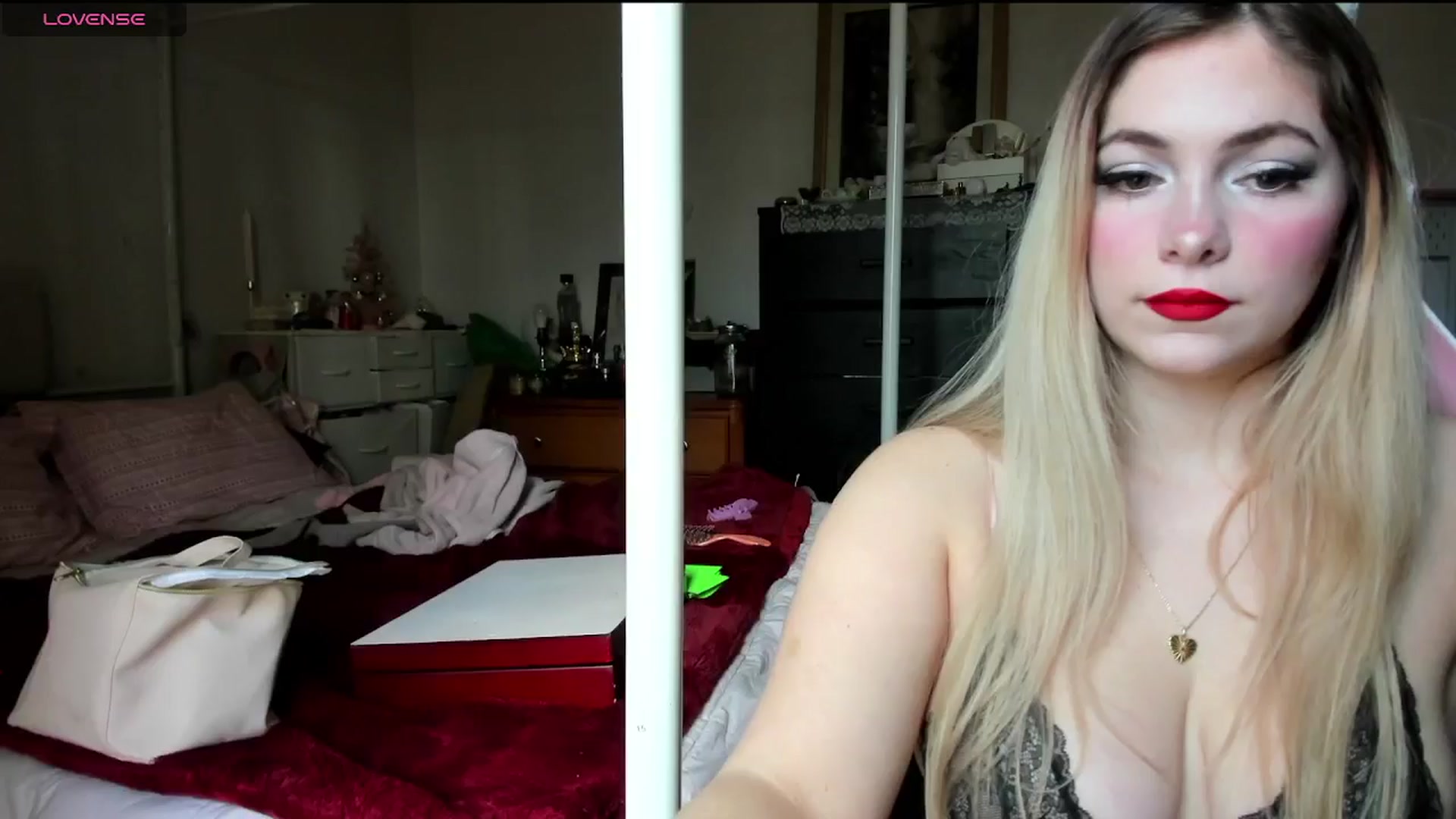 Gallery image thumbnail from lolypopbubble's myfreecams stream on, 01/02/2025, 20:03 image 13 of 20