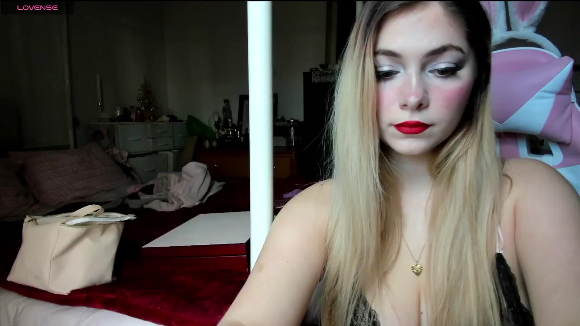 Gallery image thumbnail from lolypopbubble's myfreecams stream on, 01/02/2025, 20:03 image 19 of 20