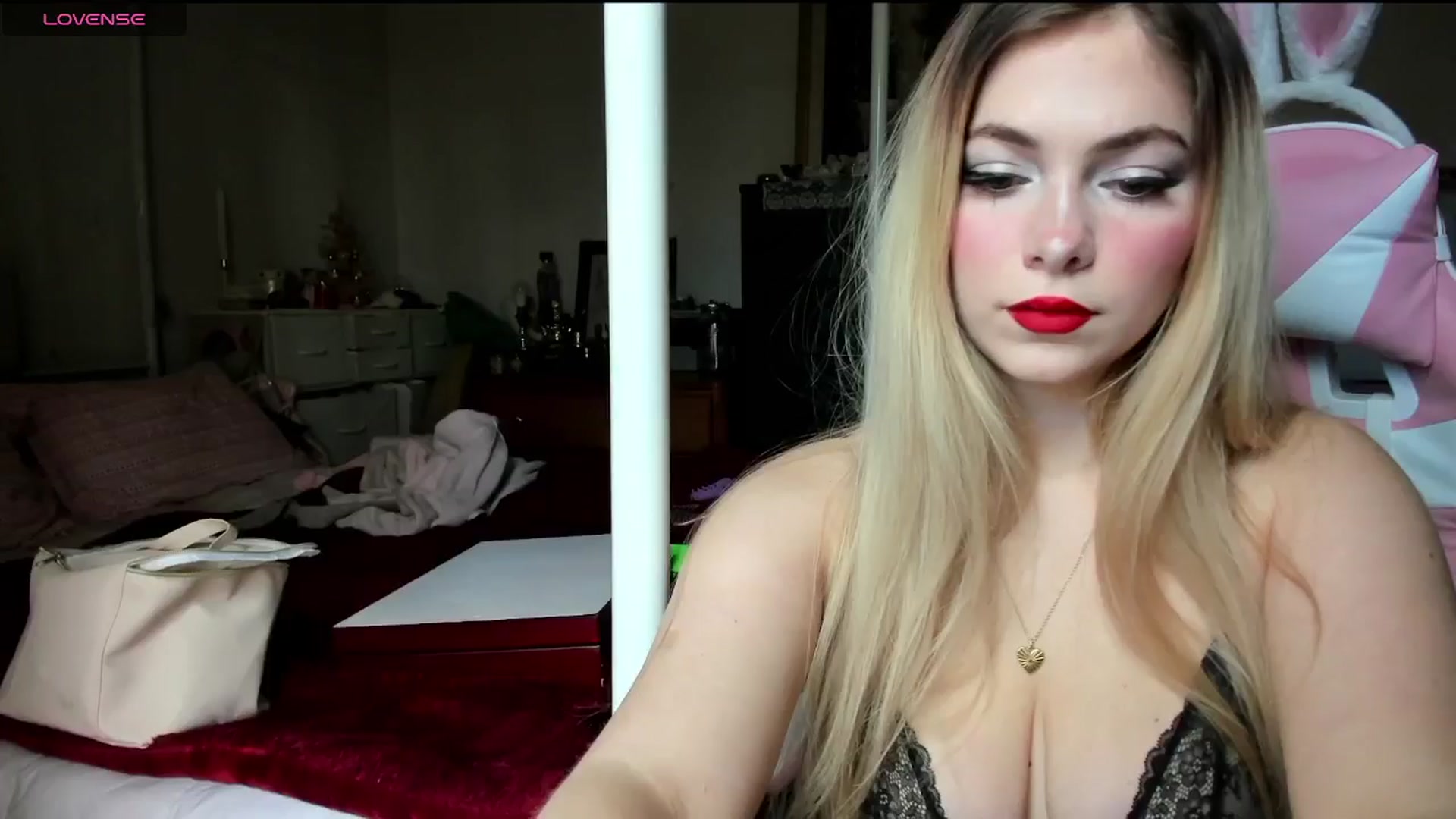 Gallery image thumbnail from lolypopbubble's myfreecams stream on, 01/02/2025, 20:03 image 16 of 20