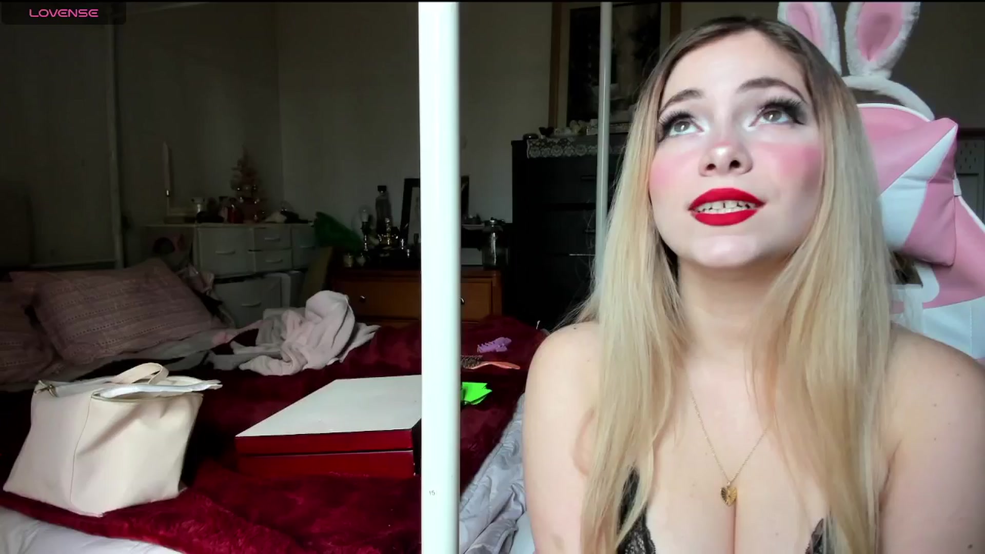 Gallery image thumbnail from lolypopbubble's myfreecams stream on, 01/02/2025, 20:03 image 12 of 20