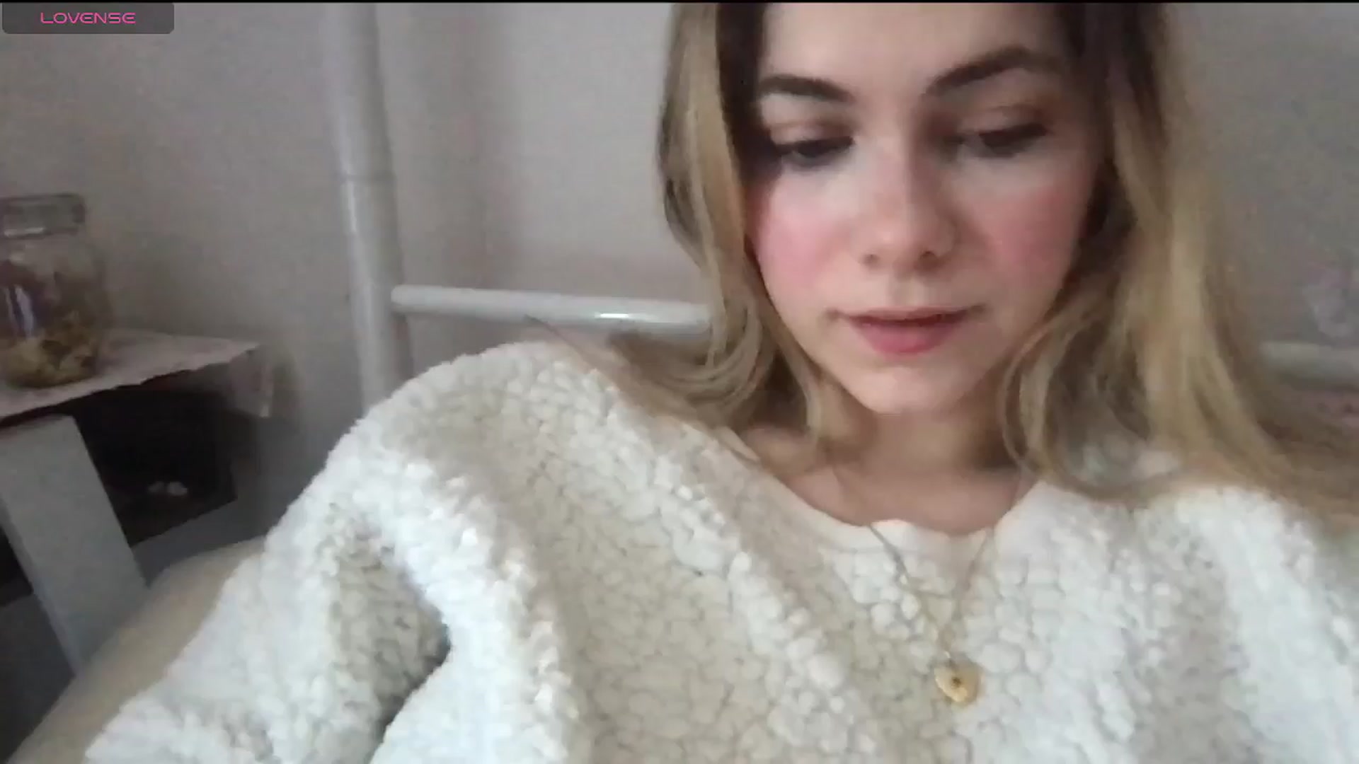 Gallery image thumbnail from lolypopbubble's myfreecams stream on, 01/07/2025, 19:08 image 7 of 20