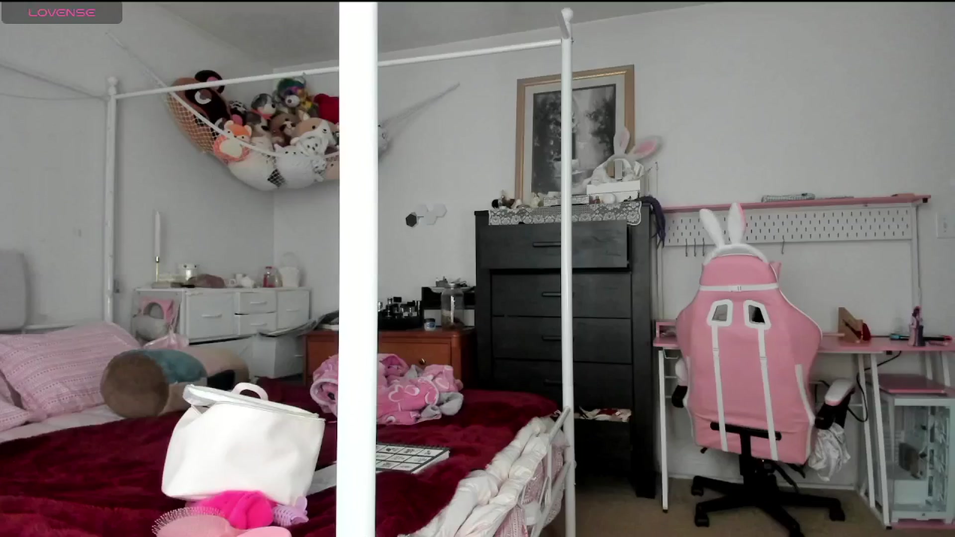 Gallery image thumbnail from lolypopbubble's myfreecams stream on, 01/13/2025, 21:11 image 6 of 20