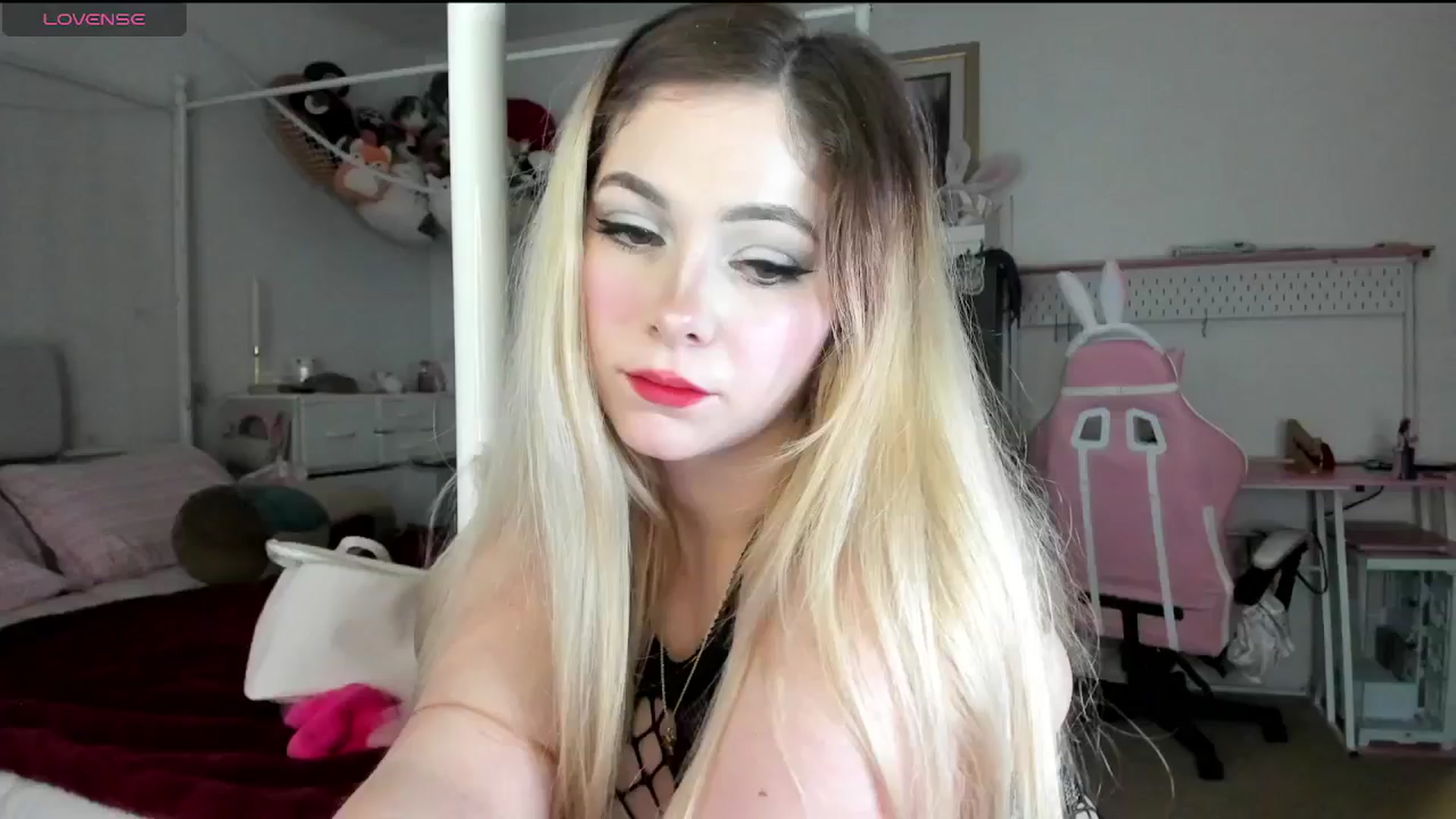 Gallery image thumbnail from lolypopbubble's myfreecams stream on, 01/13/2025, 21:45 image 20 of 20