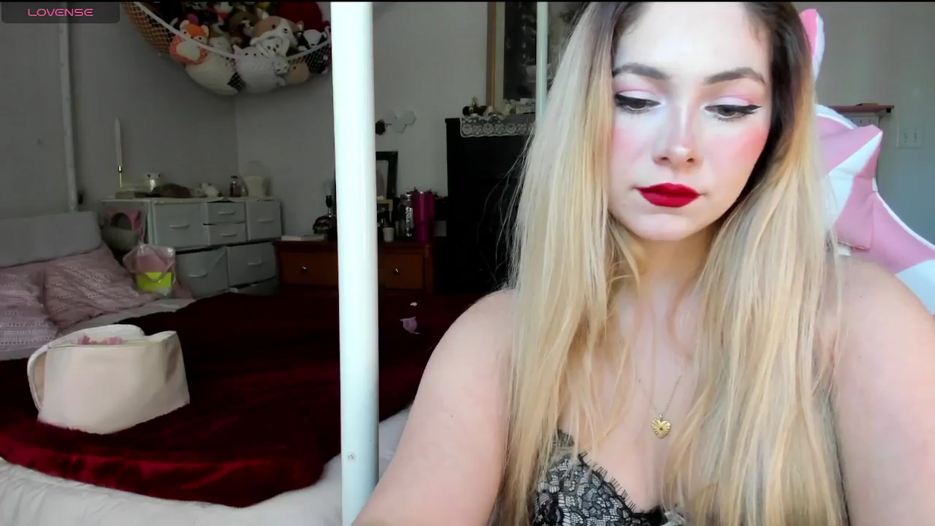 Gallery image thumbnail from lolypopbubble's myfreecams stream on, 01/14/2025, 19:32 image 7 of 20