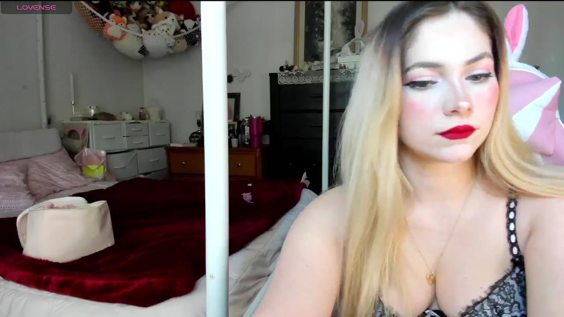 Gallery image thumbnail from lolypopbubble's myfreecams stream on, 01/14/2025, 19:32 image 16 of 20