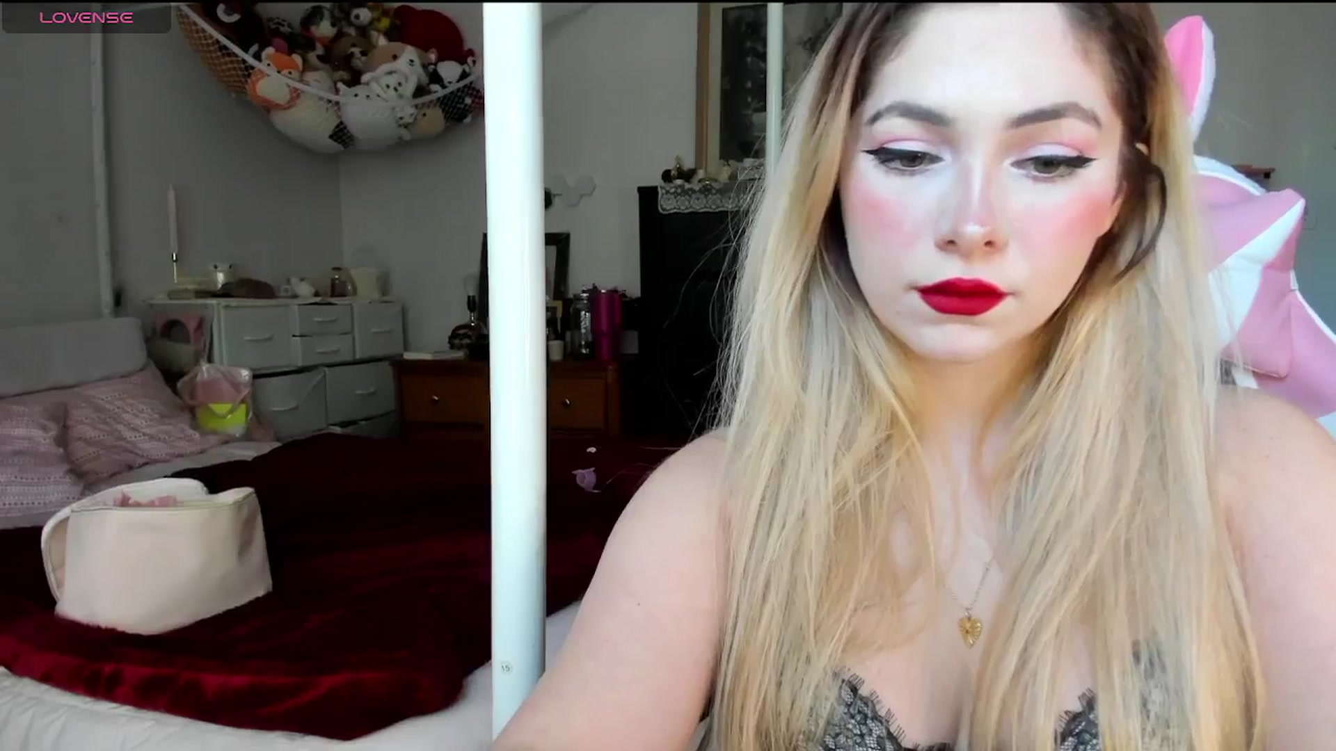 Gallery image thumbnail from lolypopbubble's myfreecams stream on, 01/14/2025, 19:32 image 4 of 20