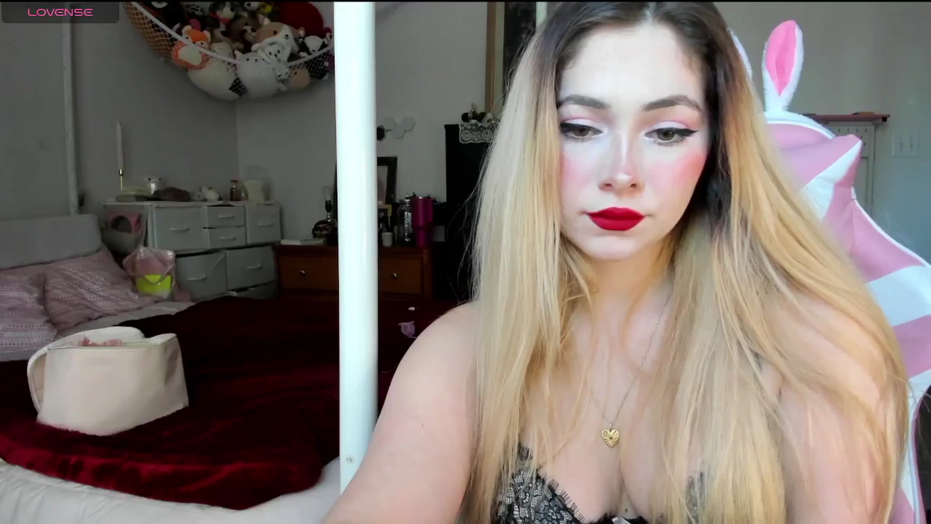 Gallery image thumbnail from lolypopbubble's myfreecams stream on, 01/14/2025, 19:32 image 8 of 20