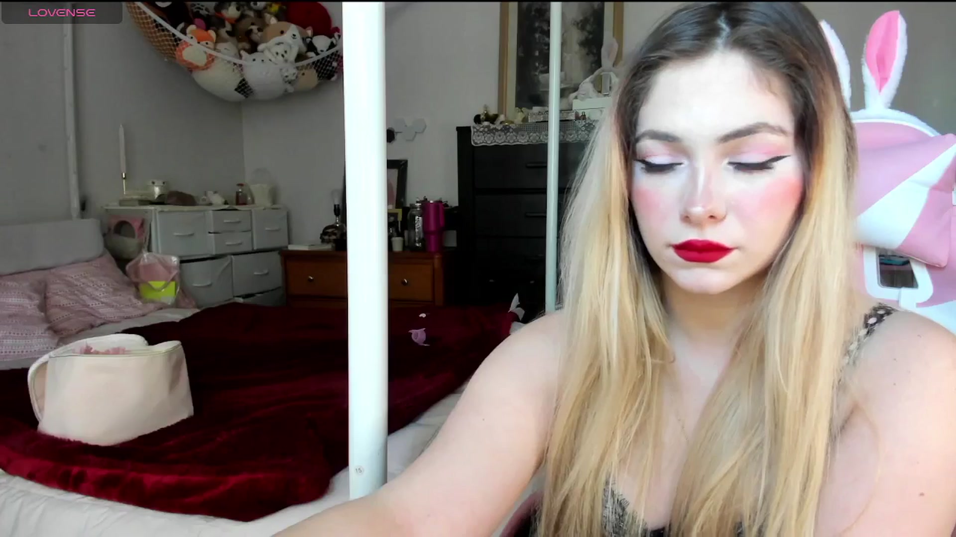 Gallery image thumbnail from lolypopbubble's myfreecams stream on, 01/14/2025, 19:32 image 14 of 20