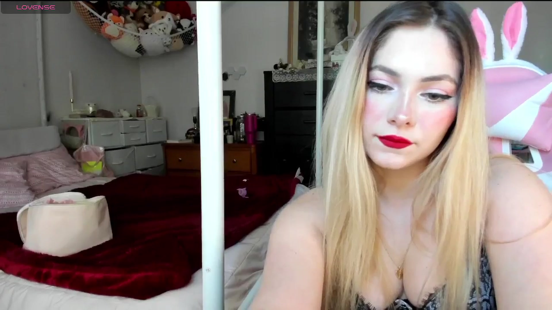 Gallery image thumbnail from lolypopbubble's myfreecams stream on, 01/14/2025, 19:32 image 19 of 20