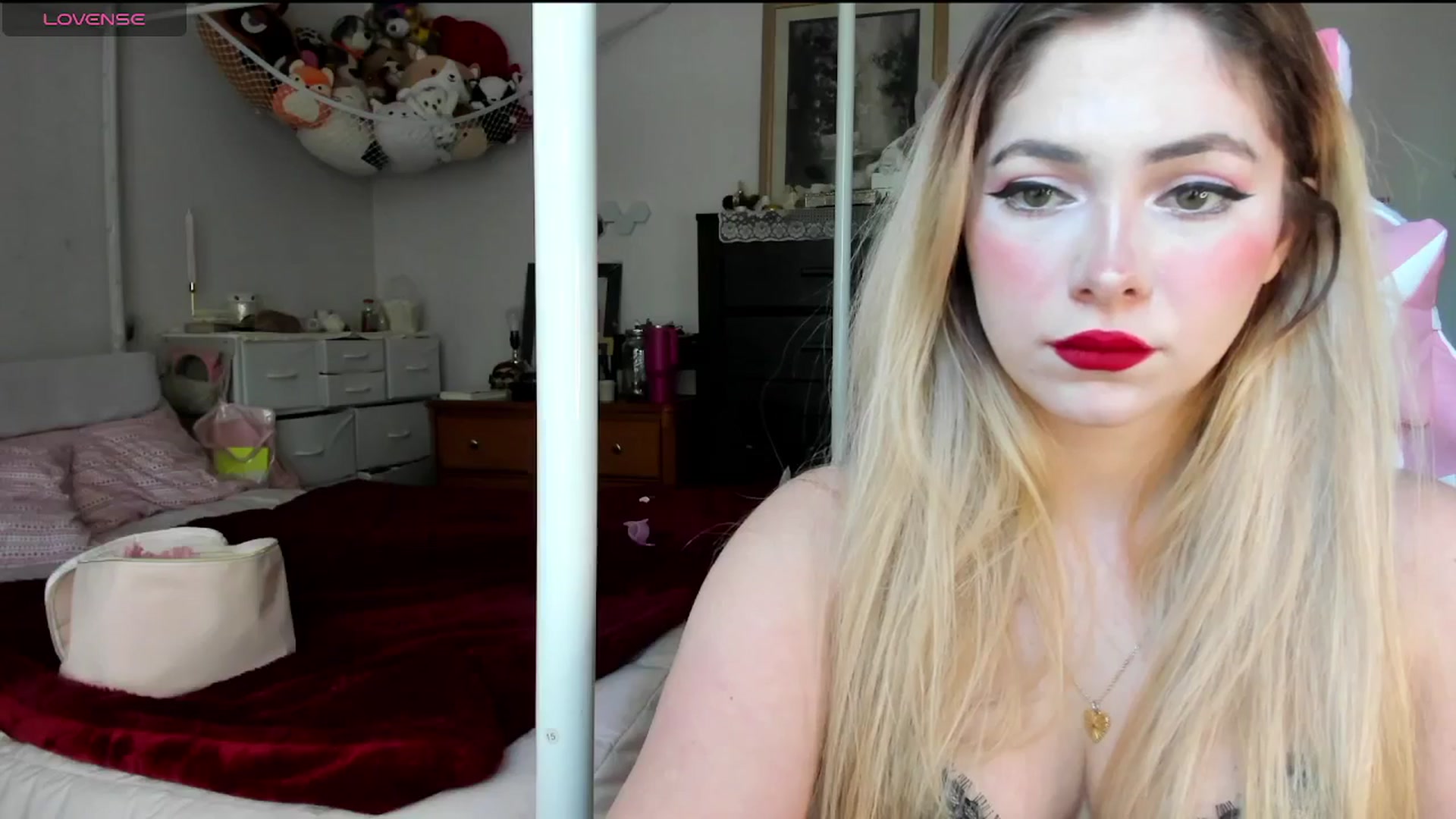 Gallery image thumbnail from lolypopbubble's myfreecams stream on, 01/14/2025, 19:32 image 5 of 20