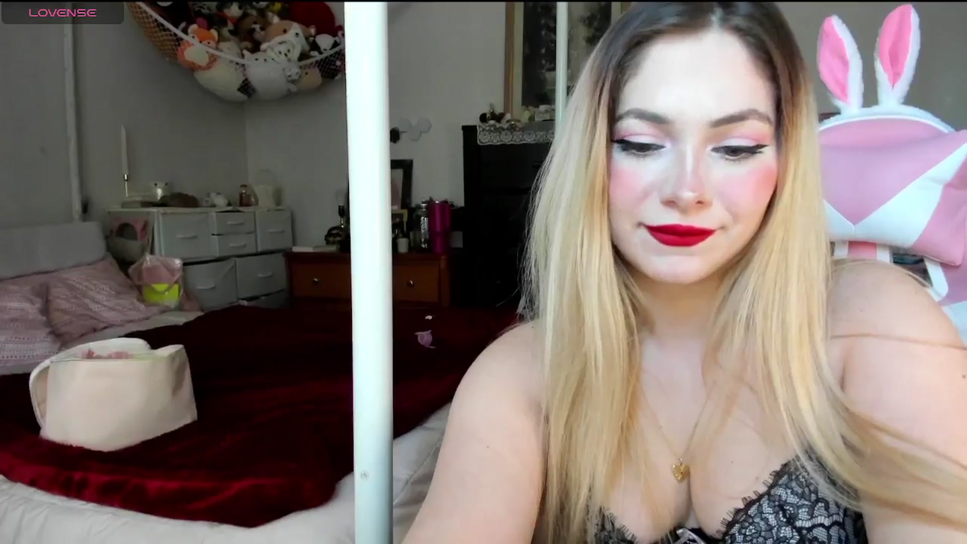Gallery image thumbnail from lolypopbubble's myfreecams stream on, 01/14/2025, 19:32 image 18 of 20
