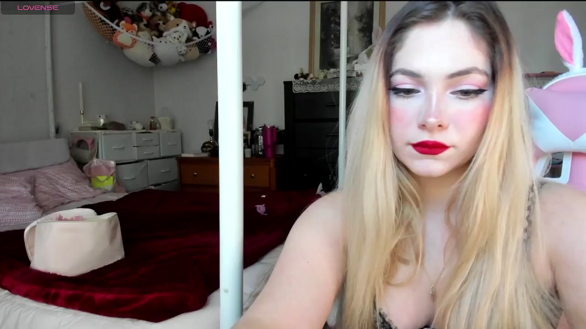 Gallery image thumbnail from lolypopbubble's myfreecams stream on, 01/14/2025, 19:32 image 1 of 20