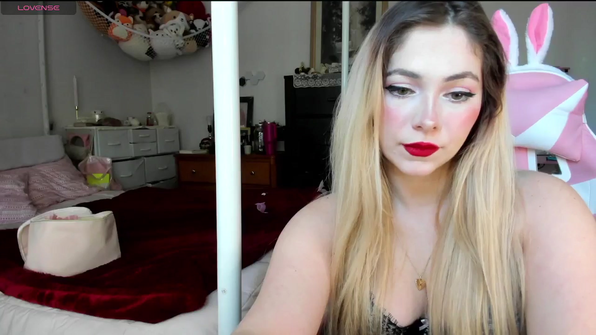 Gallery image thumbnail from lolypopbubble's myfreecams stream on, 01/14/2025, 19:32 image 13 of 20