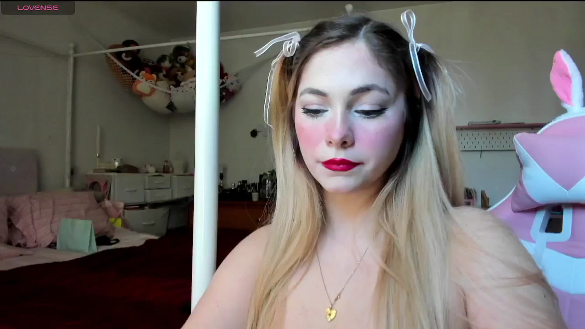 Gallery image thumbnail from lolypopbubble's myfreecams stream on, 01/15/2025, 18:01 image 7 of 20