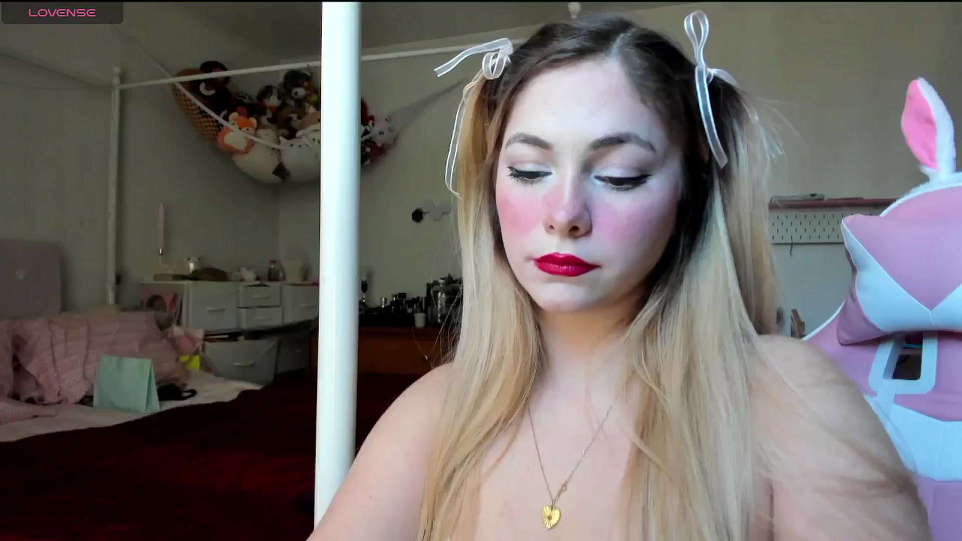 Gallery image thumbnail from lolypopbubble's myfreecams stream on, 01/15/2025, 18:01 image 8 of 20