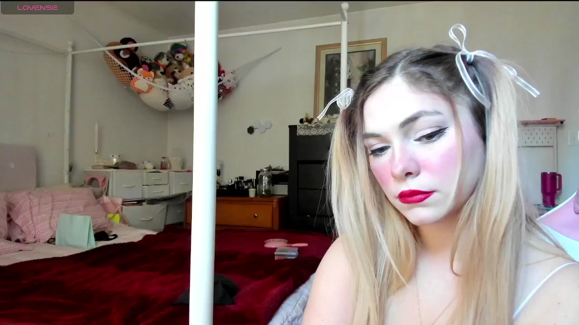 Gallery image thumbnail from lolypopbubble's myfreecams stream on, 01/15/2025, 18:01 image 1 of 20
