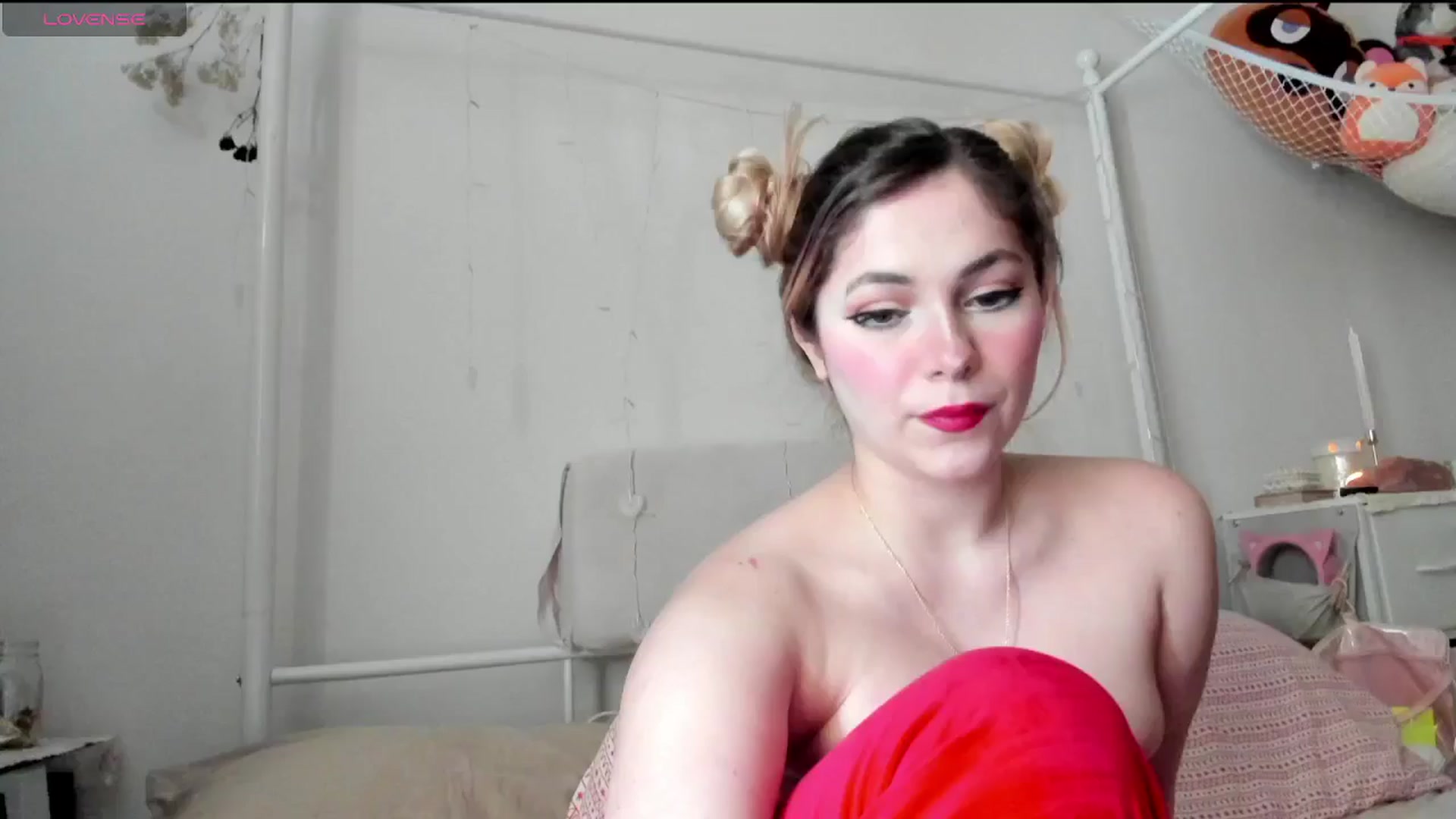 Gallery image thumbnail from lolypopbubble's myfreecams stream on, 01/16/2025, 20:31 image 4 of 20