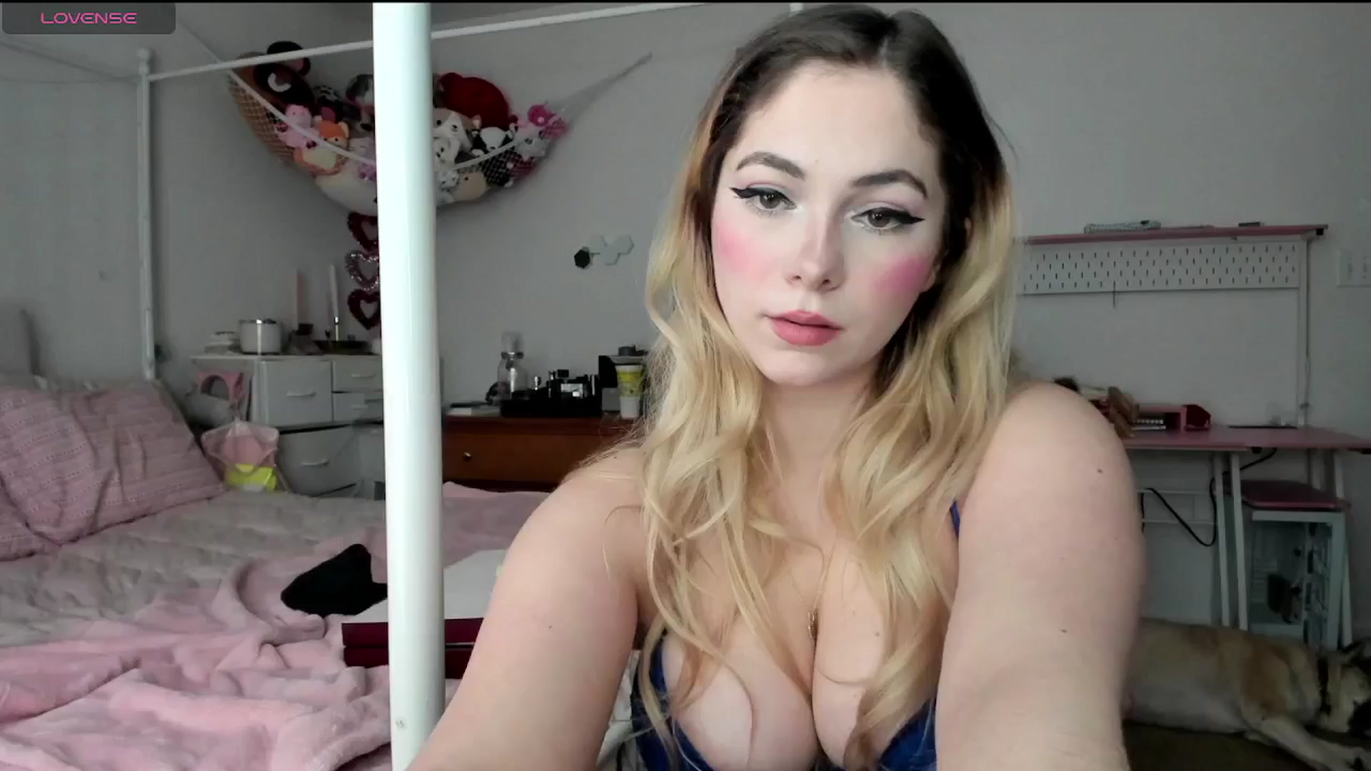 Gallery image thumbnail from lolypopbubble's myfreecams stream on, 01/27/2025, 20:56 image 10 of 20