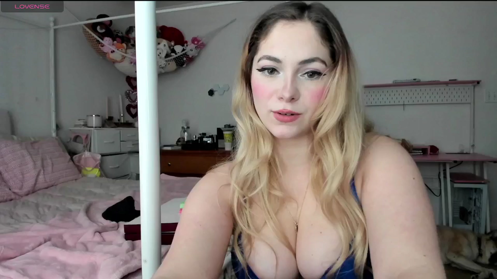 Gallery image thumbnail from lolypopbubble's myfreecams stream on, 01/27/2025, 20:56 image 9 of 20