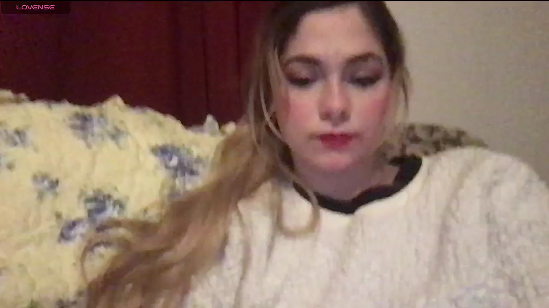 Gallery image thumbnail from lolypopbubble's myfreecams stream on, 01/28/2025, 23:24 image 7 of 20