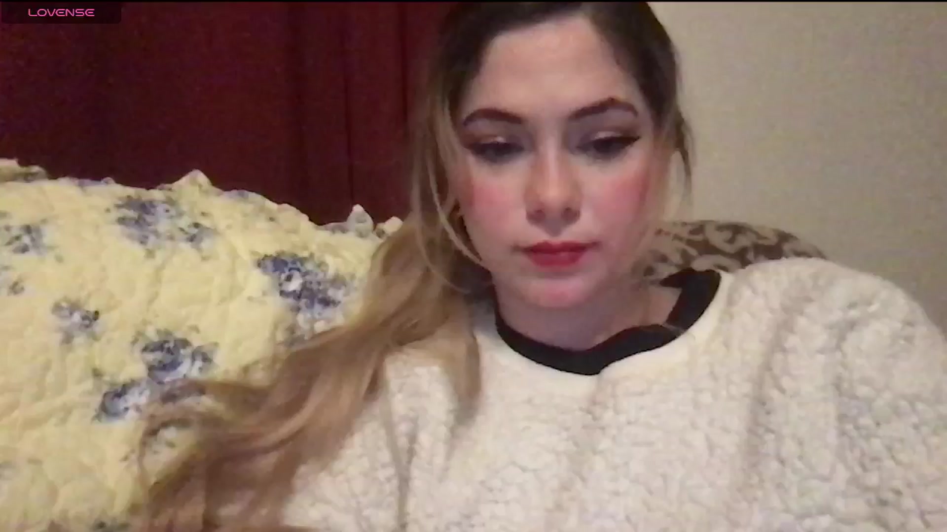 Gallery image thumbnail from lolypopbubble's myfreecams stream on, 01/28/2025, 23:24 image 6 of 20