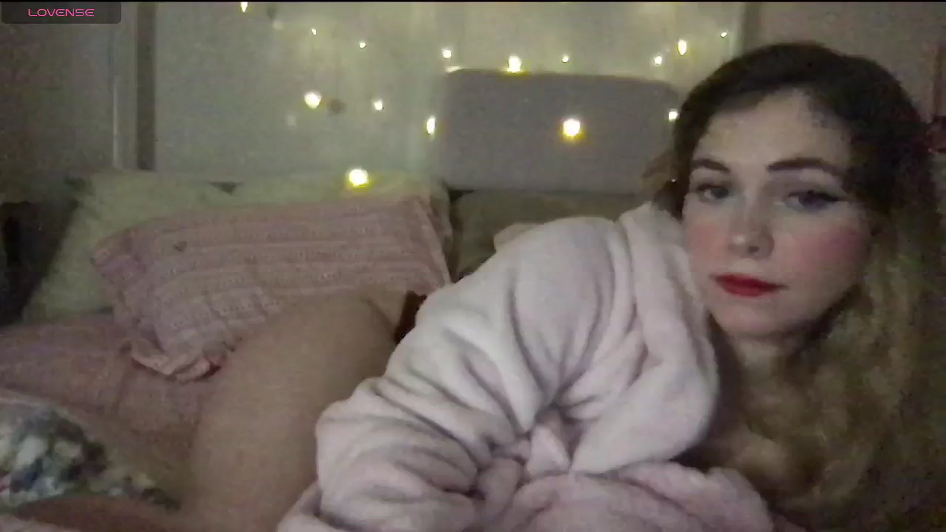 Gallery image thumbnail from lolypopbubble's myfreecams stream on, 01/31/2025, 22:03 image 15 of 20