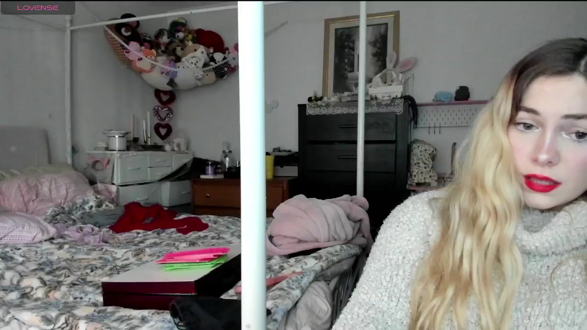 Gallery image thumbnail from lolypopbubble's myfreecams stream on, 02/03/2025, 21:43 image 17 of 20