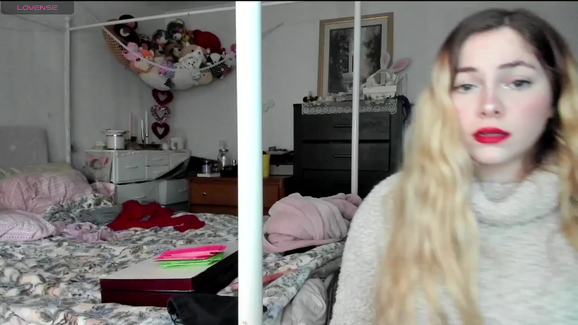 Gallery image thumbnail from lolypopbubble's myfreecams stream on, 02/03/2025, 21:43 image 18 of 20