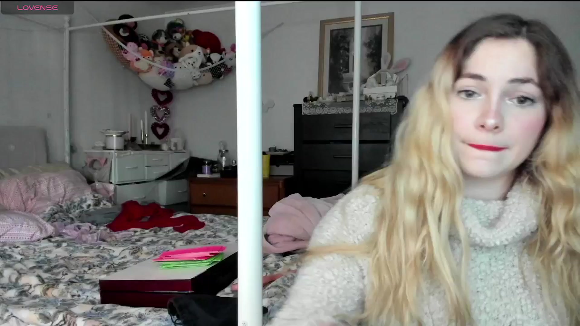 Gallery image thumbnail from lolypopbubble's myfreecams stream on, 02/03/2025, 21:43 image 13 of 20