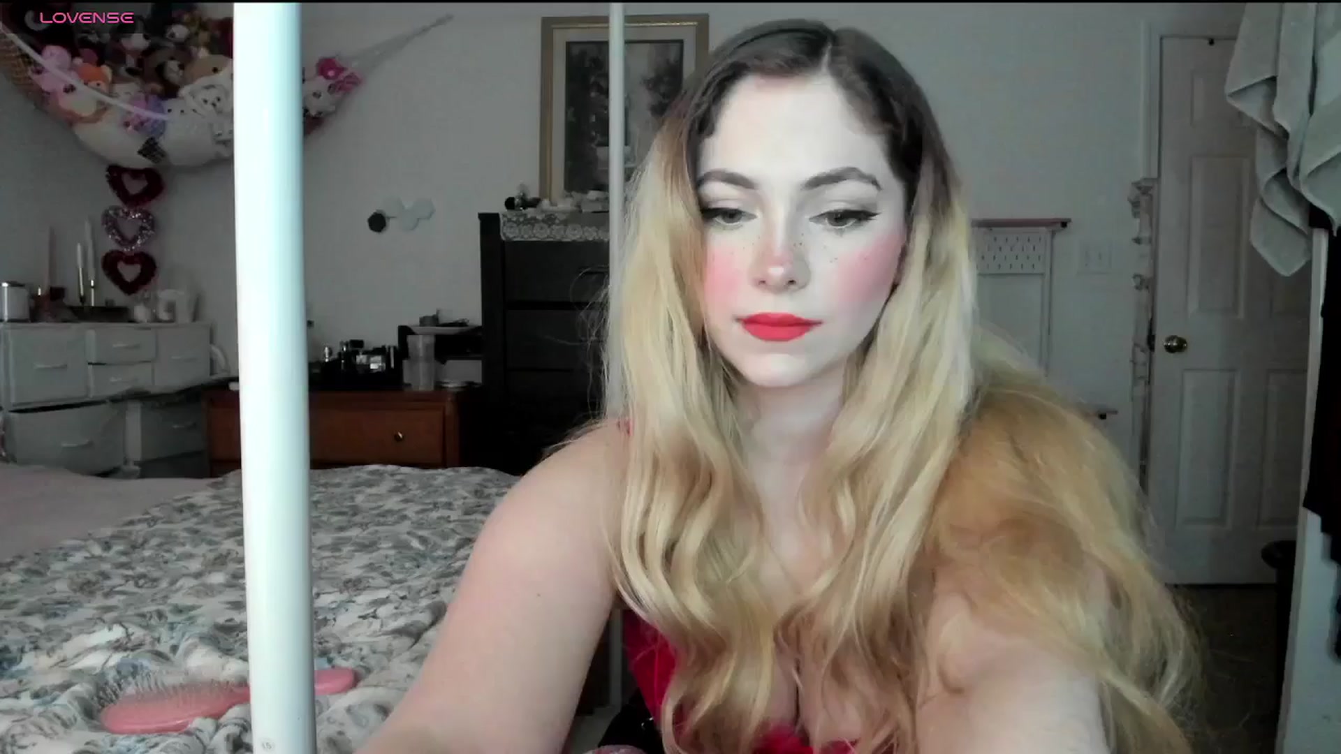 Gallery image thumbnail from lolypopbubble's myfreecams stream on, 02/05/2025, 20:08 image 9 of 20