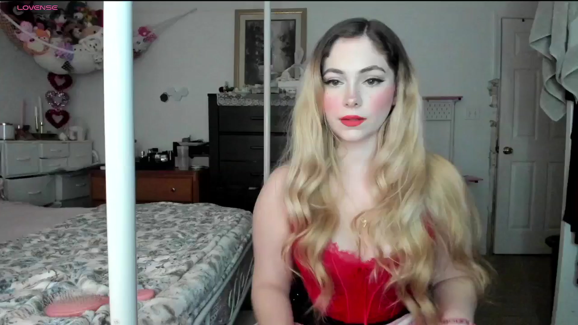 Gallery image thumbnail from lolypopbubble's myfreecams stream on, 02/05/2025, 20:08 image 10 of 20
