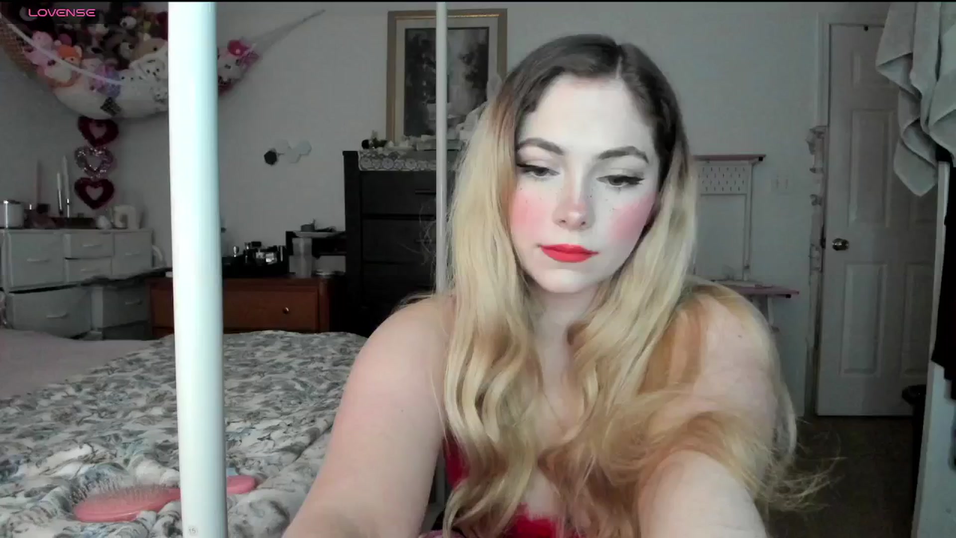 Gallery image thumbnail from lolypopbubble's myfreecams stream on, 02/05/2025, 20:08 image 11 of 20