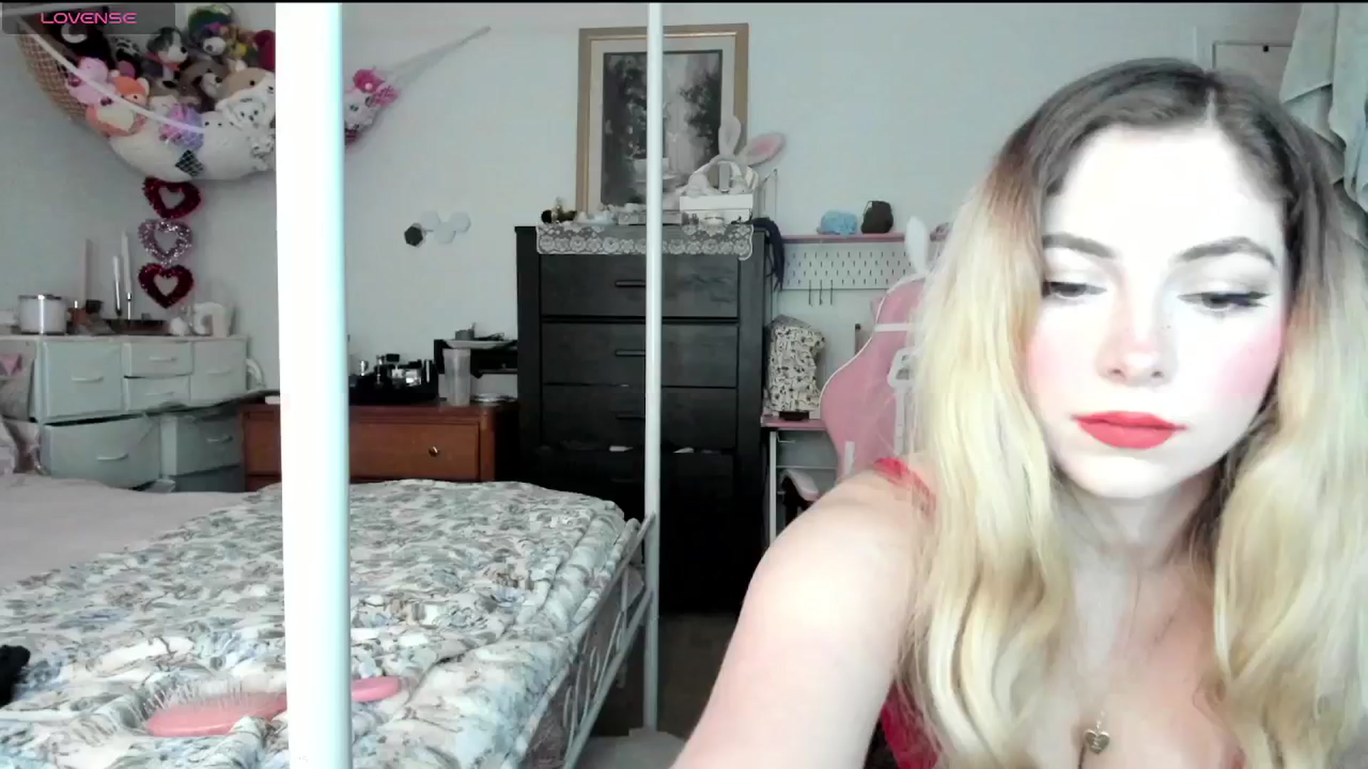 Gallery image thumbnail from lolypopbubble's myfreecams stream on, 02/05/2025, 20:08 image 17 of 20