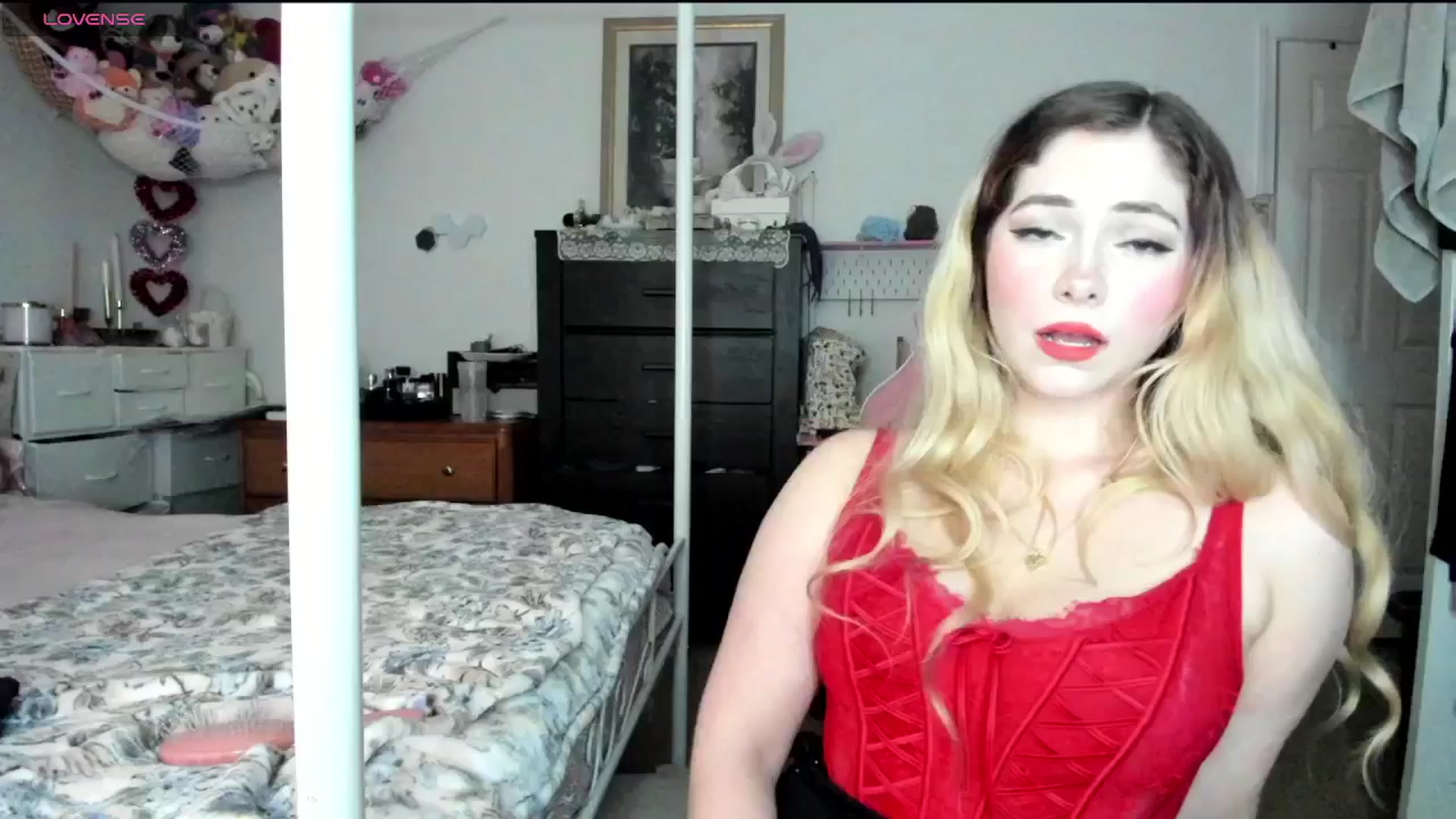 Gallery image thumbnail from lolypopbubble's myfreecams stream on, 02/05/2025, 21:30 image 1 of 20