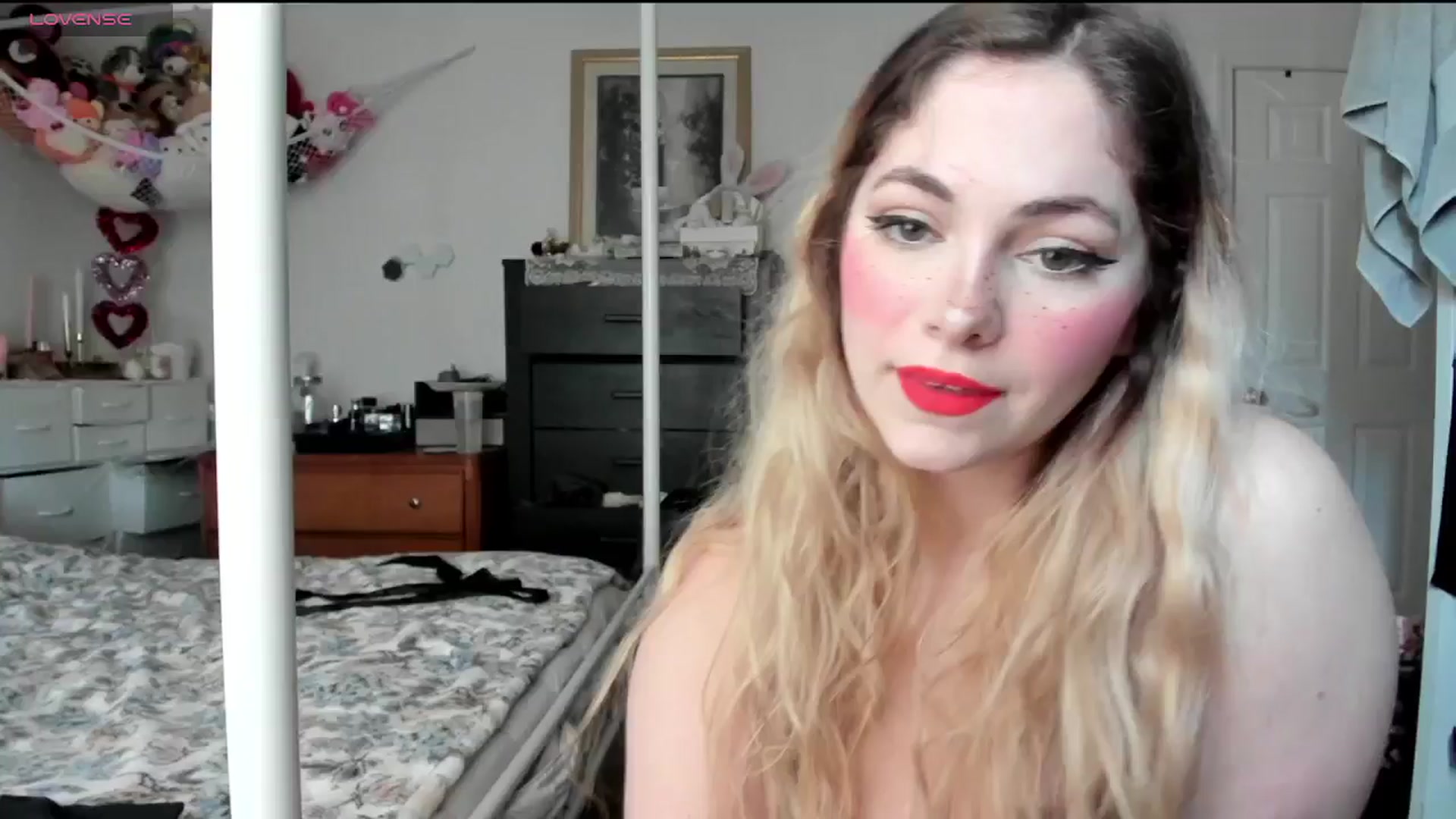 Gallery image thumbnail from lolypopbubble's myfreecams stream on, 02/07/2025, 16:25 image 20 of 20